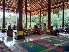 MERTI DUSUN LIMA PADUKUHAN DI KALURAHAN PUTAT